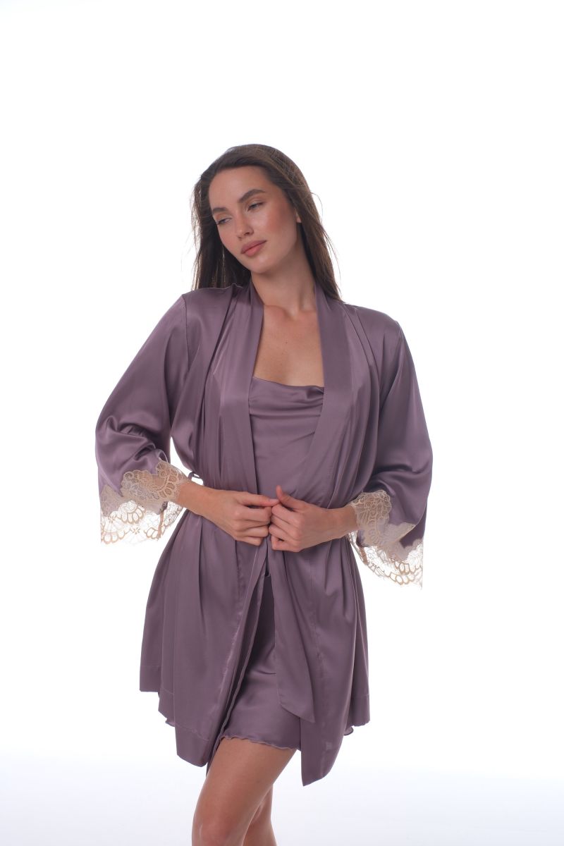 Халат Marta Lingerie Bianca з шовку в ліловому кольорі з мереживом